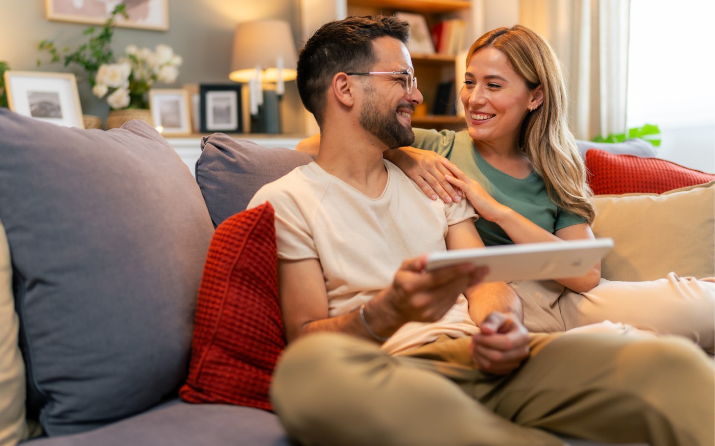 30s-couple-red-cushion.jpg