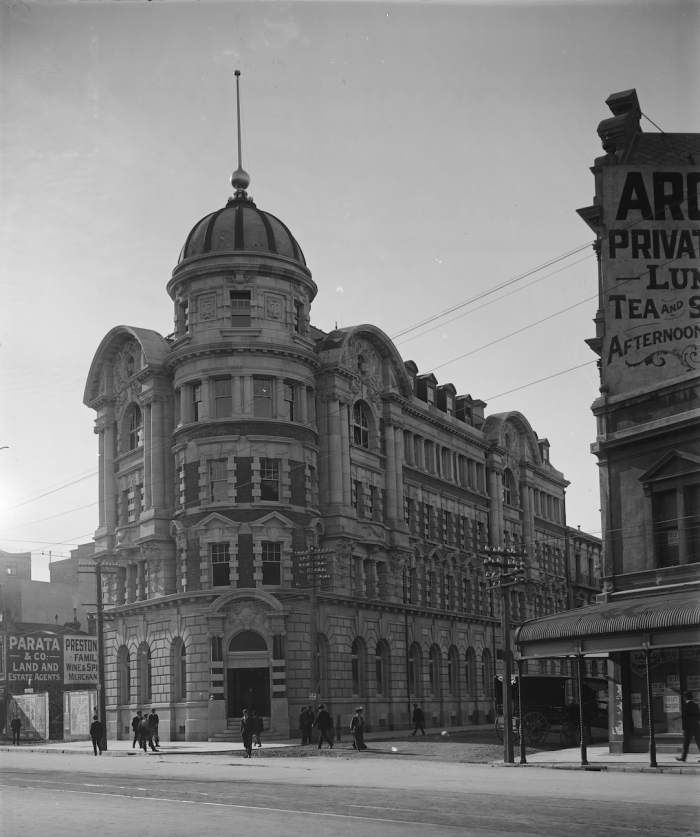 Public Trust building, Wellington, c. 1909. Te Papa (B.027799)